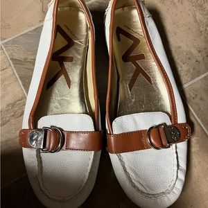 women’s shoes